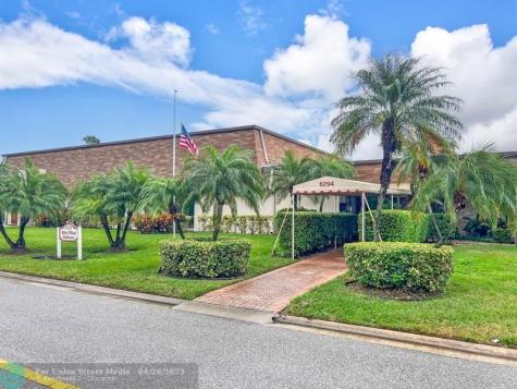 31 Abbey Lane Delray Beach FL 33446