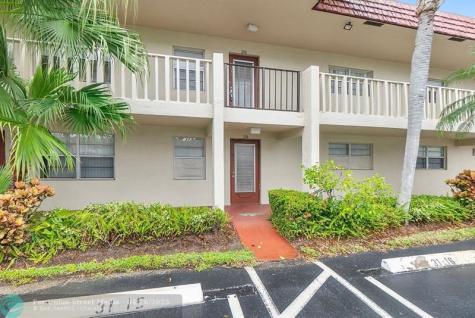31 Abbey Lane Delray Beach FL 33446