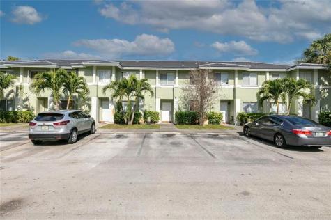 159 Hidden Court Road Hollywood FL 33023