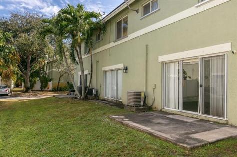 159 Hidden Court Road Hollywood FL 33023