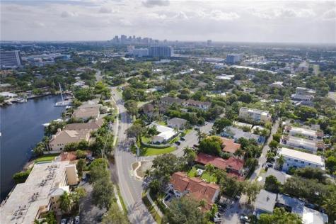 2625 NE 13th Court Fort Lauderdale FL 33304
