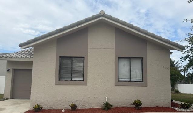 5865 Strawberry Lakes Circle Lake Worth FL 33463
