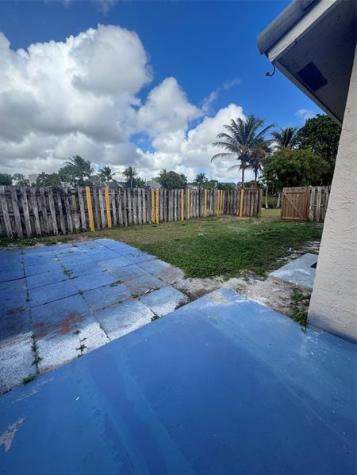 5865 Strawberry Lakes Circle Lake Worth FL 33463