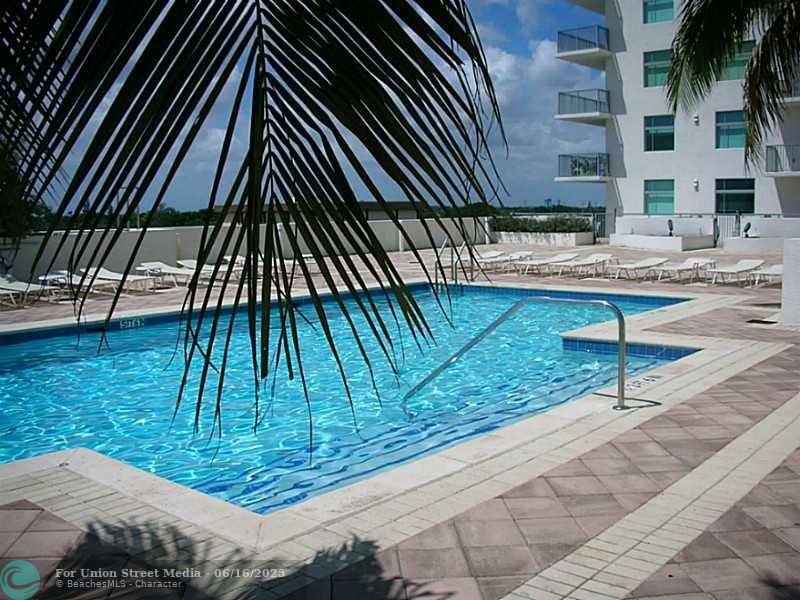 140 S Dixie Hy Hollywood FL 33020