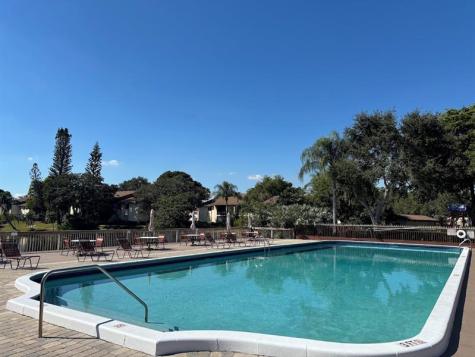 4962 Sable Pine A2 Circle West Palm Beach FL 33417
