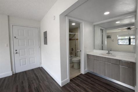 17350 NW 68th Avenue Hialeah FL 33015