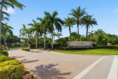 126 Riverwalk E Circle Plantation FL 33325