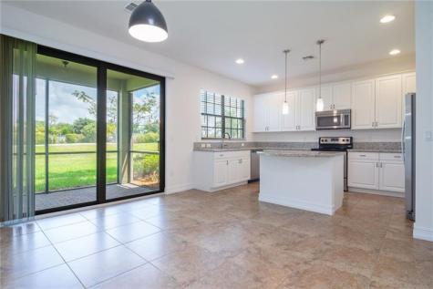 126 Riverwalk E Circle Plantation FL 33325