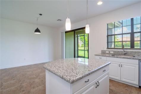 126 Riverwalk E Circle Plantation FL 33325