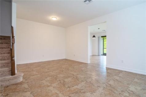 126 Riverwalk E Circle Plantation FL 33325