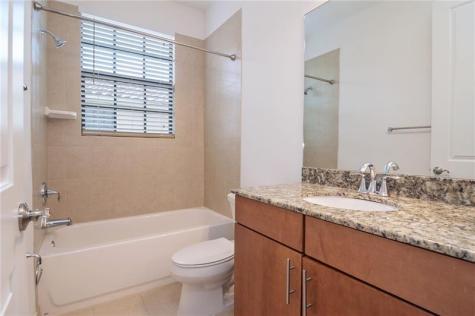 126 Riverwalk E Circle Plantation FL 33325