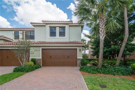 126 Riverwalk E Circle Plantation FL 33325