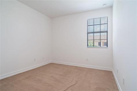 126 Riverwalk E Circle Plantation FL 33325