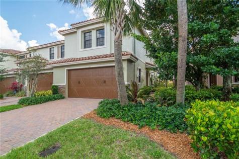 126 Riverwalk E Circle Plantation FL 33325