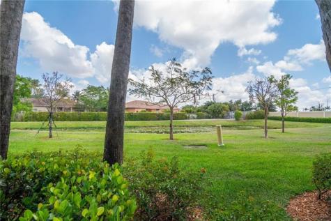 126 Riverwalk E Circle Plantation FL 33325