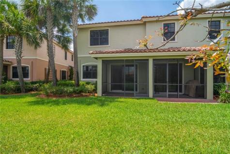 126 Riverwalk E Circle Plantation FL 33325