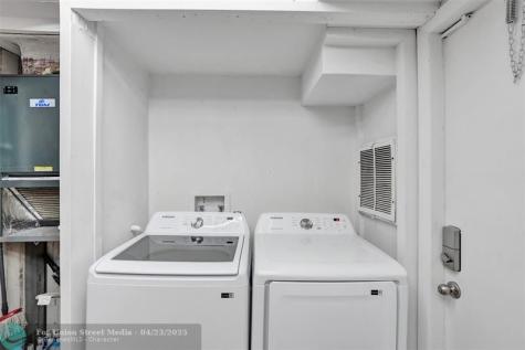 4240 NW 21st Avenue Oakland Park FL 33309