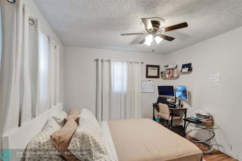 4240 NW 21st Avenue Oakland Park FL 33309