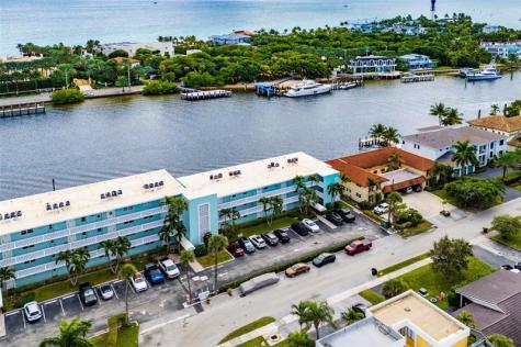 2758 NE 30th Avenue Lighthouse Point FL 33064