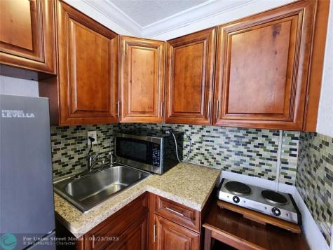 1570 NE 159th Street North Miami Beach FL 33162