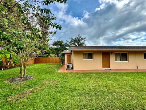 6133 Buchanan Street Hollywood FL 33024