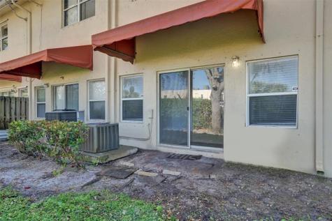 3313 NW 29th Court Lauderdale Lakes FL 33311
