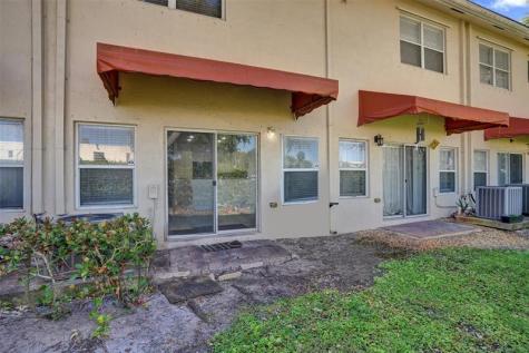 3313 NW 29th Court Lauderdale Lakes FL 33311