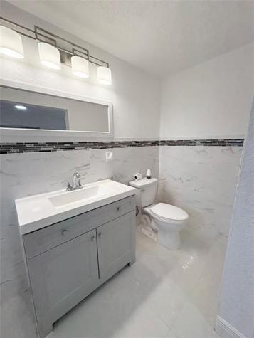 5719 NW 86th Avenue Tamarac FL 33321
