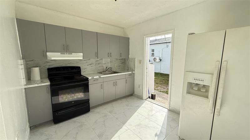 832 NW 10th Street Hallandale Beach FL 33009