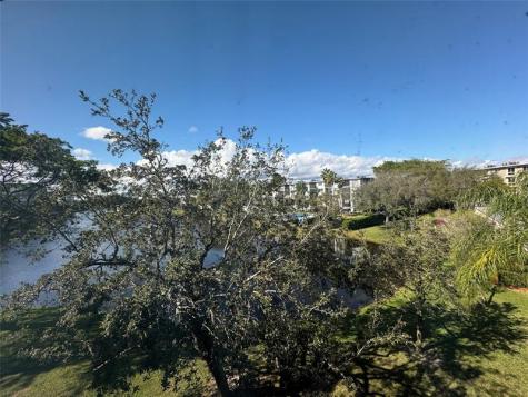 2104 S Cypress Bend Drive Pompano Beach FL 33069