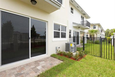 6937 Pines Circle Coconut Creek FL 33073