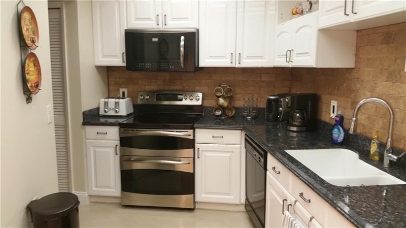 625 Oaks Drive Pompano Beach FL 33069