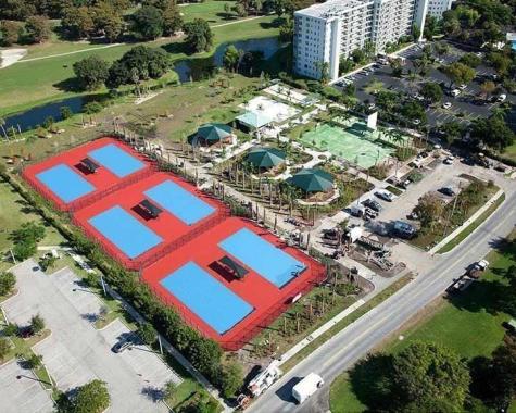 625 Oaks Drive Pompano Beach FL 33069
