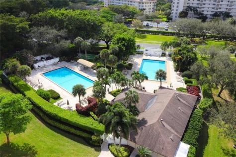 625 Oaks Drive Pompano Beach FL 33069