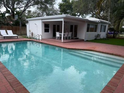 800 SE 11th Court Fort Lauderdale FL 33316
