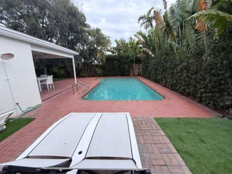 800 SE 11th Court Fort Lauderdale FL 33316