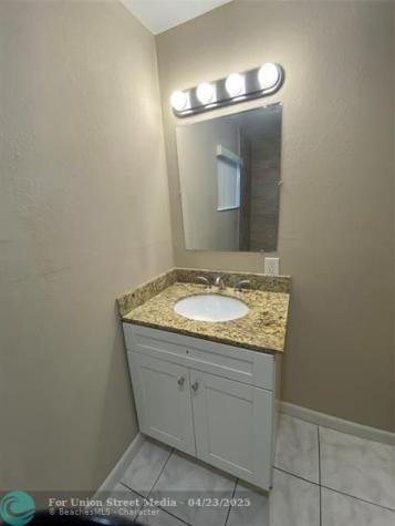 5709 NW 27th Court Fort Lauderdale FL 33313