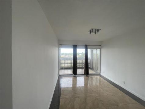 3301 Spanish Moss Te Lauderhill FL 33319