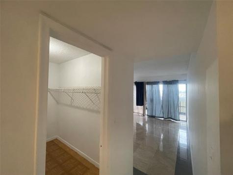 3301 Spanish Moss Te Lauderhill FL 33319