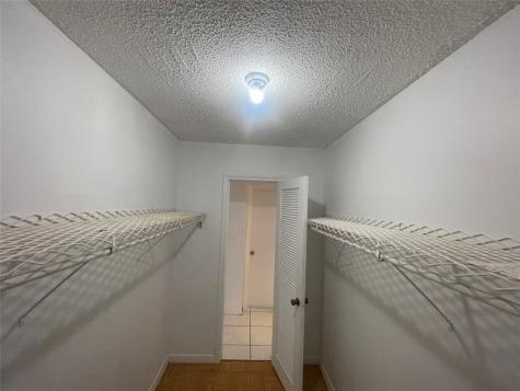 3301 Spanish Moss Te Lauderhill FL 33319