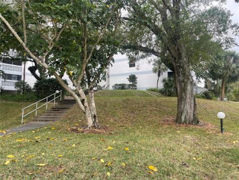 3301 Spanish Moss Te Lauderhill FL 33319