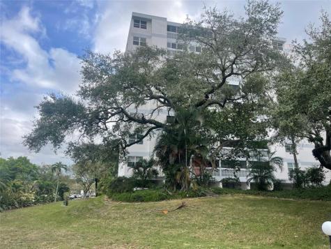 3301 Spanish Moss Te Lauderhill FL 33319
