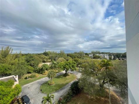 3301 Spanish Moss Te Lauderhill FL 33319