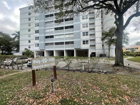 3301 Spanish Moss Te Lauderhill FL 33319