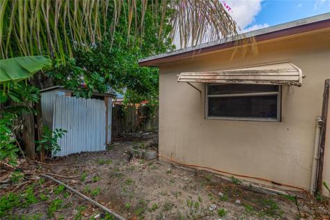 6220 SW 9th Court North Lauderdale FL 33068