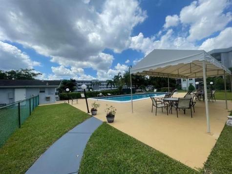 120 Royal Park Drive Oakland Park FL 33309
