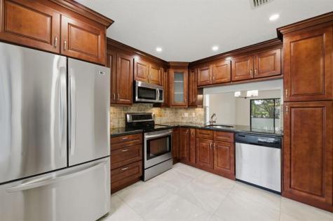 454 Westree Lane Plantation FL 33324