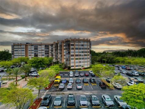 1100 Saint Charles Place Pembroke Pines FL 33026