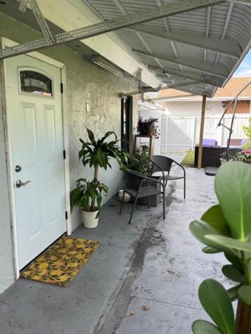 735 NE 37th Street Oakland Park FL 33334