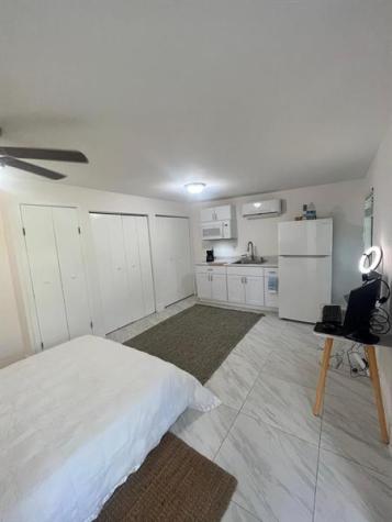 735 NE 37th Street Oakland Park FL 33334